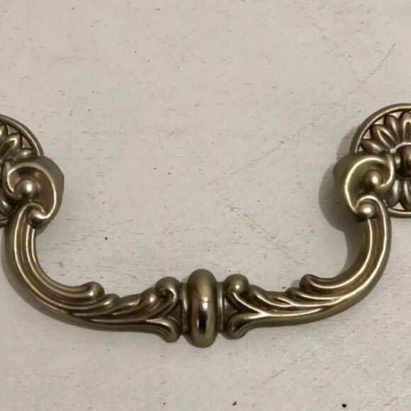 Vintage Hoone 5991 Drop Bali Drawer Pull Handle 6" Hardware set of 5 - Picture 1 of 6